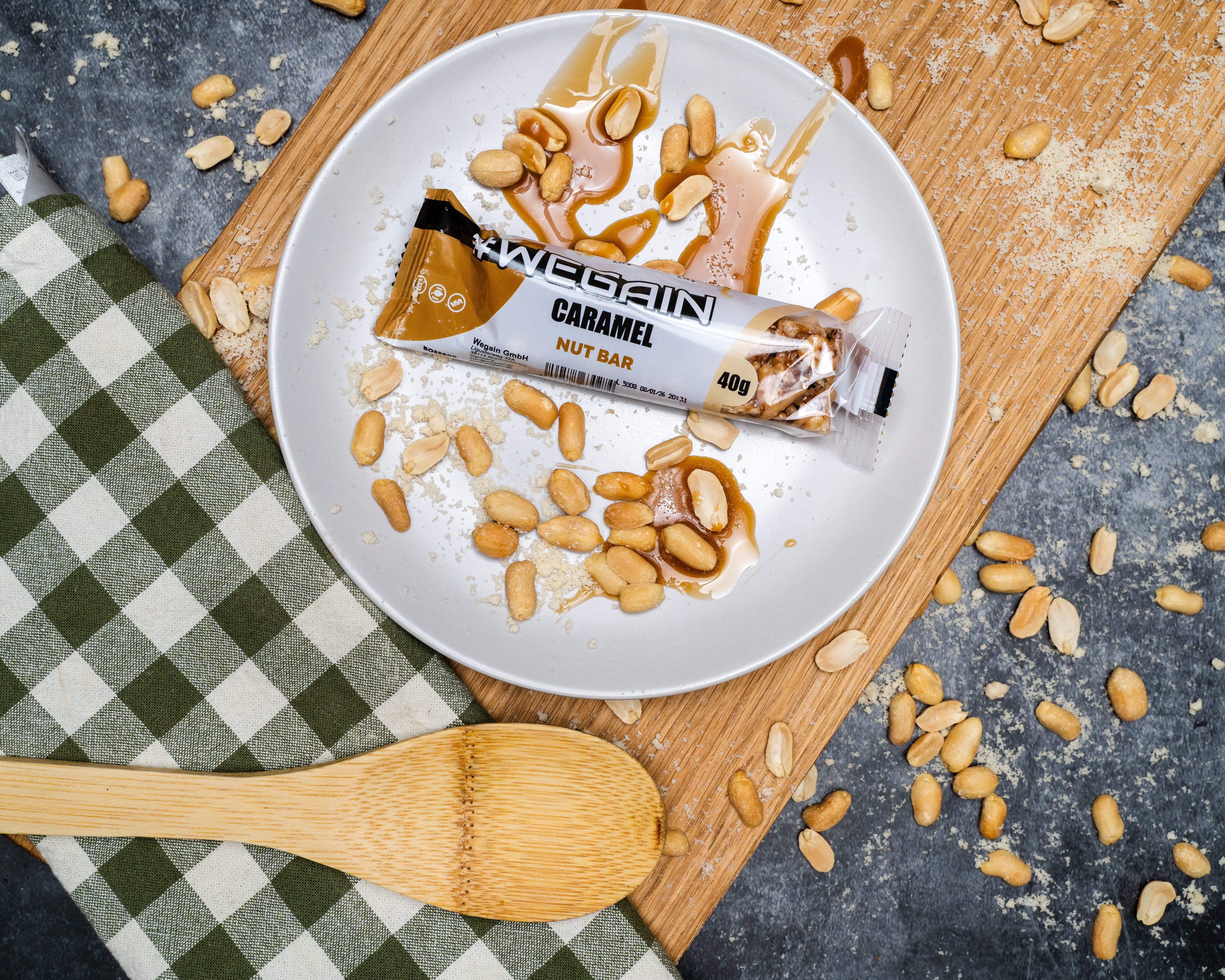 Snack für bewusste Ernährung – dunkle Schokolade, wenig Zucker, glutenfrei